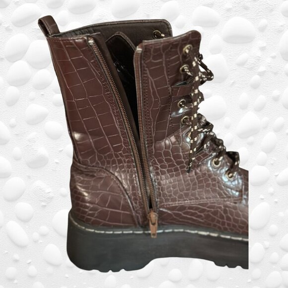 Olivia Miller Ladies Brown Reptile Combat Style Platform Boots Size 8 NWT - Picture 4 of 7